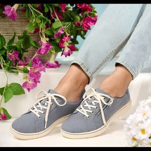 Clarks‎ Collection Lace-Up Sneakers-Caroline Echo, Size 7 Medium Denim Blue Nwt